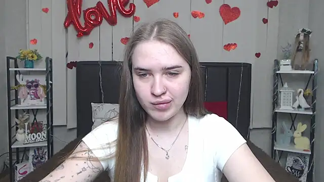 Snapshot of LauraHlot chatting on May 2026 05:40:02 PM LauraHlot online show from May 2026 05:40:02 PM