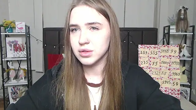 Snapshot of LauraHlot chatting on November 2025 06:40:02 PM LauraHlot online show from November 2025 06:40:02 PM