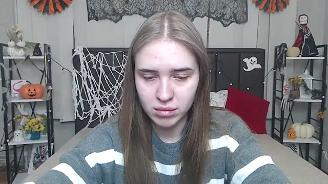 Snapshot of LauraHlot chatting on October 2025 05:34:02 PM LauraHlot online show from October 2025 05:34:02 PM