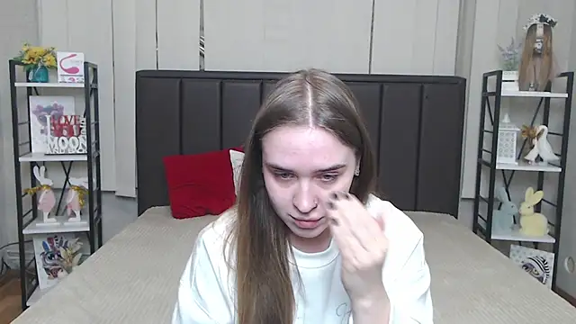 Snapshot of LauraHlot chatting on November 2025 06:58:01 AM LauraHlot online show from November 2025 06:58:01 AM