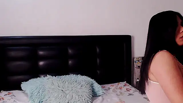 anyaadamss online show from December 2025 05:17:02 AM