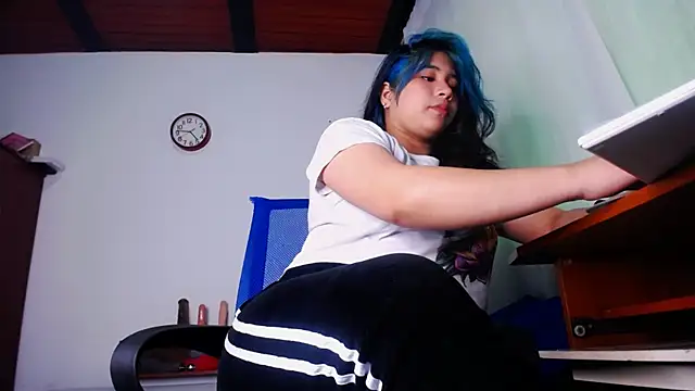anyaadamss online show from February 2025 10:06:02 PM