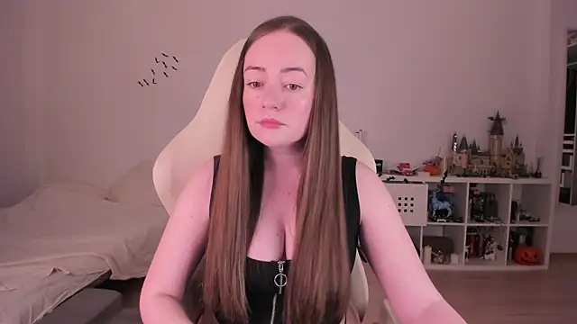 WalkingGirl online show from December 2025 08:03:02 PM