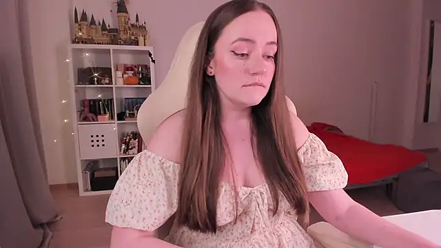 Snapshot of WalkingGirl chatting on October 2025 08:57:01 PM WalkingGirl online show from October 2025 08:57:01 PM