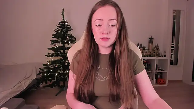 WalkingGirl online show from December 2025 07:18:02 PM