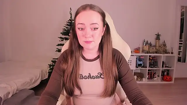 WalkingGirl online show from December 2025 01:43:01 AM