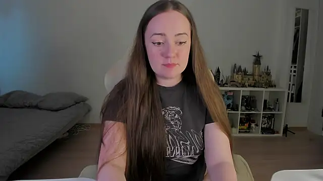 WalkingGirl online show from June 2026 04:23:02 AM