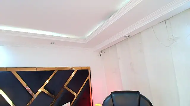 Camiila Osorio online show from April 2026 07:37:01 PM