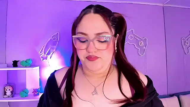 Camiila Osorio online show from December 2025 02:37:01 PM