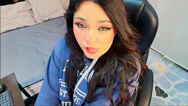 Camiila Osorio online show from April 2026 07:51:01 PM