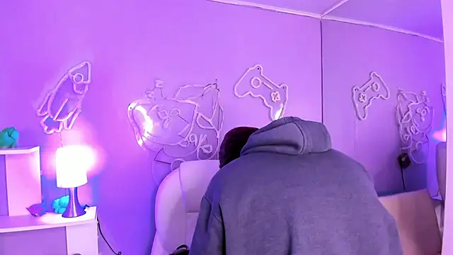 Camiila Osorio online show from November 2025 07:39:01 PM