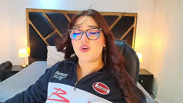 Camiila Osorio online show from April 2026 07:12:01 PM