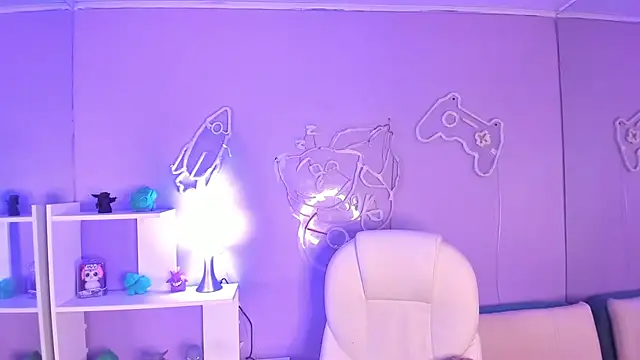 Camiila Osorio online show from November 2025 07:47:01 PM