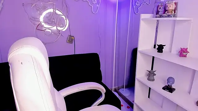 Camiila Osorio online show from February 2026 07:25:01 PM