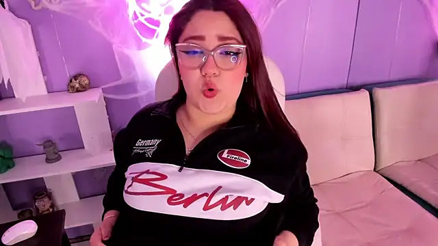 Camiila Osorio online show from October 2025 08:21:02 PM