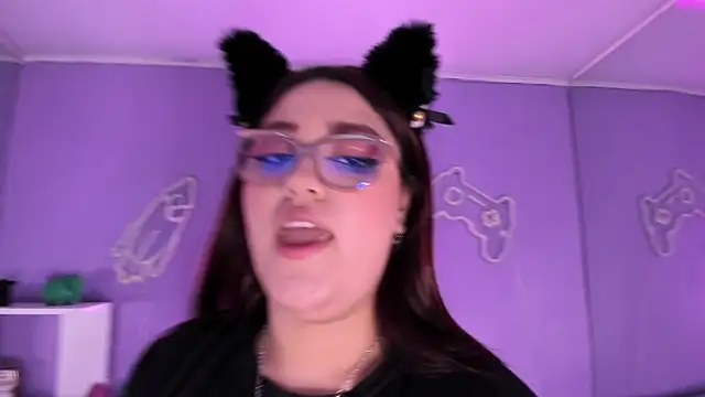 Camiila Osorio online show from November 2025 07:06:02 PM