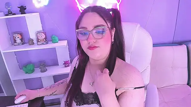 Camiila Osorio online show from September 2025 07:41:01 PM
