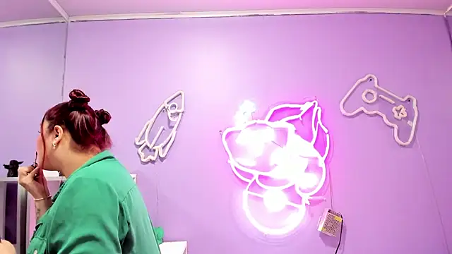 Camiila Osorio online show from November 2025 07:29:02 PM