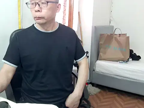 zwc147369 online show from May 2026 12:48:01 PM