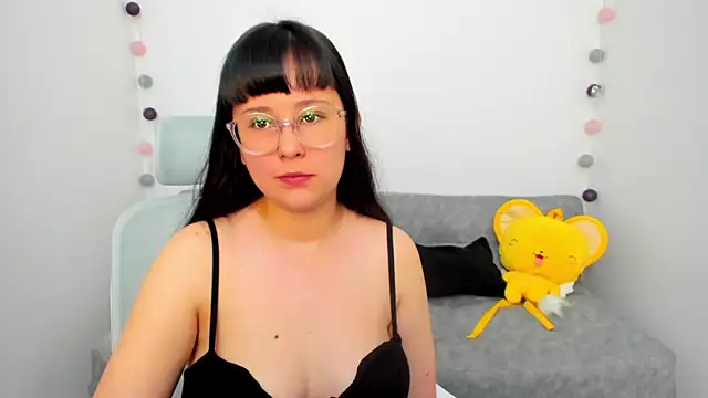 Sofiskies online show from November 2025 01:00:02 AM