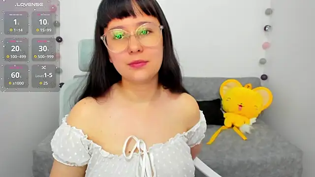 Sofiskies online show from November 2025 11:52:02 PM