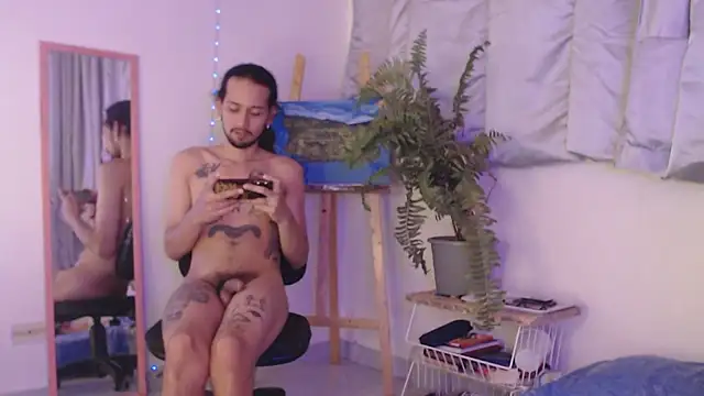 Snapshot of AsRusell666 chatting on November 2025 10:46:01 PM AsRusell666 online show from November 2025 10:46:01 PM