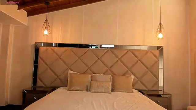 Snapshot of ValeriaVelvet chatting on December 2025 12:16:01 PM ValeriaVelvet online show from December 2025 12:16:01 PM