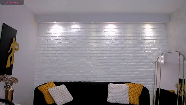 Snapshot of ValeriaVelvet chatting on November 2025 12:09:01 PM ValeriaVelvet online show from November 2025 12:09:01 PM