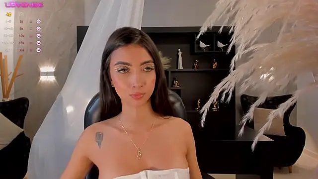 Snapshot of ValeriaVelvet chatting on March 2025 06:01:02 PM ValeriaVelvet online show from March 2025 06:01:02 PM