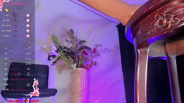 Snapshot of Karla-Ebony chatting on October 2025 02:09:02 PM Karla-Ebony online show from October 2025 02:09:02 PM