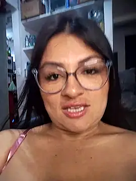 Linda Lars online show from October 2025 02:45:01 AM