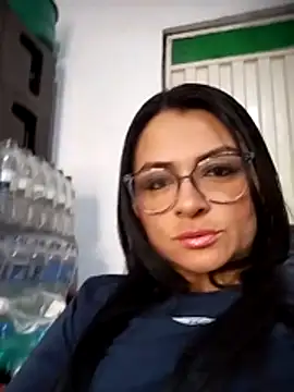 Linda Lars online show from November 2025 03:00:02 AM