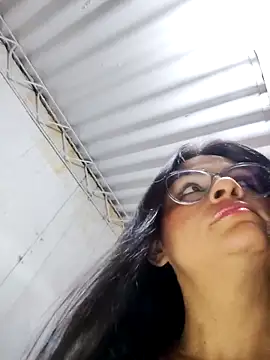 Linda Lars online show from March 2026 02:04:01 AM