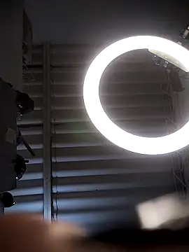 Linda Lars online show from October 2025 03:16:01 AM