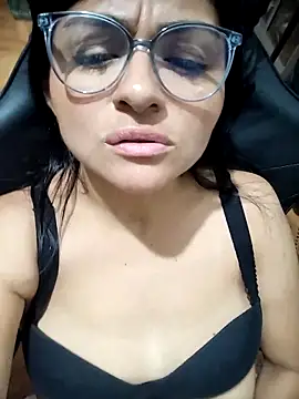 Linda Lars online show from October 2025 02:43:02 AM