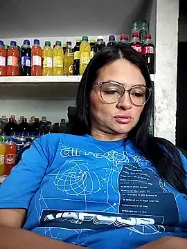 Linda Lars online show from November 2025 03:32:01 AM