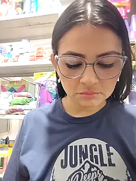 Linda Lars online show from November 2025 03:40:01 AM