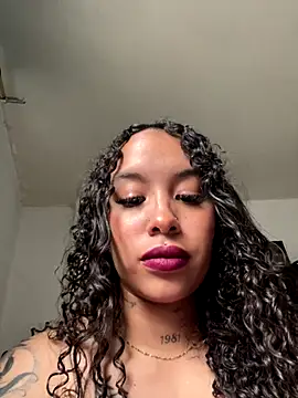 Snapshot of MarieLeon chatting on October 2025 09:04:02 PM MarieLeon online show from October 2025 09:04:02 PM