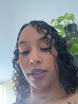 Snapshot of MarieLeon chatting on January 2026 07:32:02 PM MarieLeon online show from January 2026 07:32:02 PM