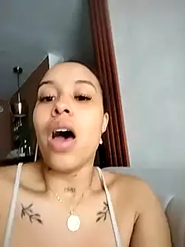 Snapshot of MarieLeon chatting on December 2024 10:09:01 PM MarieLeon online show from December 2024 10:09:01 PM