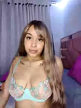 Snapshot of MarieLeon chatting on January 2025 02:18:01 AM MarieLeon online show from January 2025 02:18:01 AM