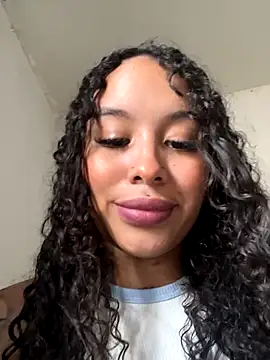 Snapshot of MarieLeon chatting on October 2025 09:05:02 PM MarieLeon online show from October 2025 09:05:02 PM