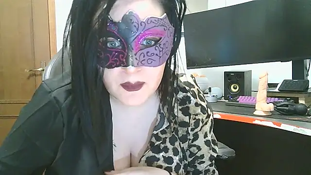 LaDamaNeraa online show from October 2025 01:12:02 PM