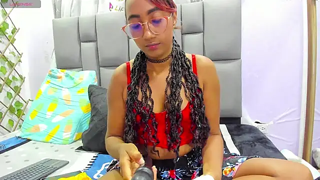 Snapshot of MurphyAngelina chatting on October 2025 04:46:01 AM MurphyAngelina online show from October 2025 04:46:01 AM