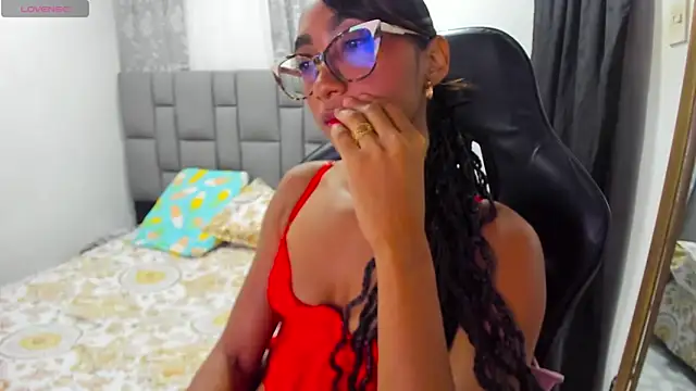 Snapshot of MurphyAngelina chatting on June 2026 03:19:02 AM MurphyAngelina online show from June 2026 03:19:02 AM