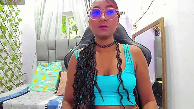 Snapshot of MurphyAngelina chatting on October 2025 03:27:02 AM MurphyAngelina online show from October 2025 03:27:02 AM