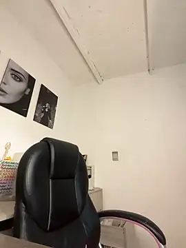 JESSI NAOMI online show from March 2026 04:43:01 AM