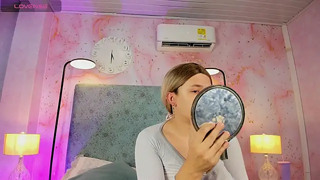 JESSI NAOMI online show from November 2025 11:08:02 PM