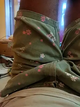 Snapshot of boy_BeardGallery chatting on October 2025 04:02:02 AM boy BeardGallery online show from October 2025 04:02:02 AM