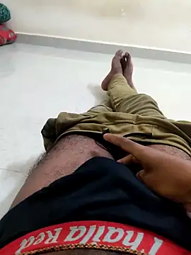 Snapshot of boy_BeardGallery chatting on October 2025 01:45:02 PM boy BeardGallery online show from October 2025 01:45:02 PM